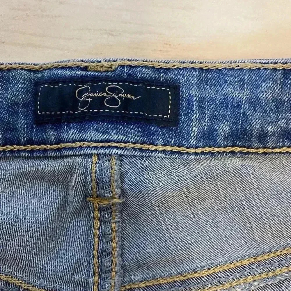 Jessica Simpson Shorts - Picture 3 of 4
